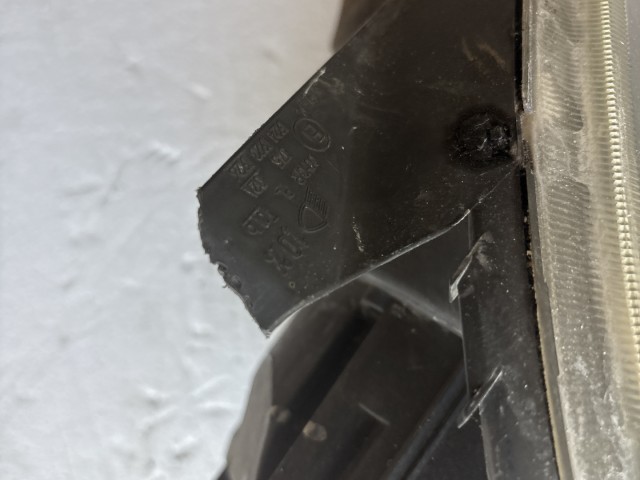 9090 Ford Fiesta v 2004-2008 Jobb első Lámpa Fényszóró