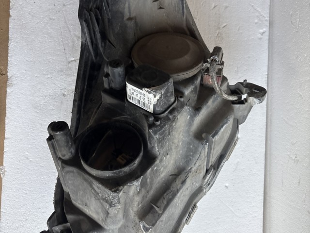 9069 Opel Astra H 2004-2010 2004-2010 Lámpa , Fényszóró Használt Jobb első