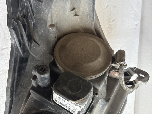 9069 Opel Astra H 2004-2010 2004-2010 Lámpa , Fényszóró Használt Jobb első