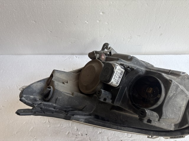9069 Opel Astra H 2004-2010 2004-2010 Lámpa , Fényszóró Használt Jobb első
