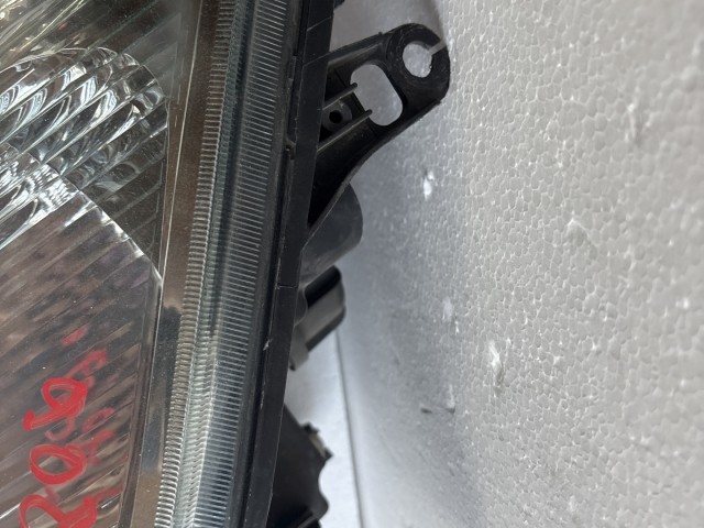 9083 Ford Fiesta 2002-2005 Jobb első Lámpa Fényszóró