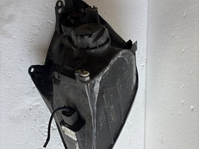 9083 Ford Fiesta 2002-2005 Jobb első Lámpa Fényszóró