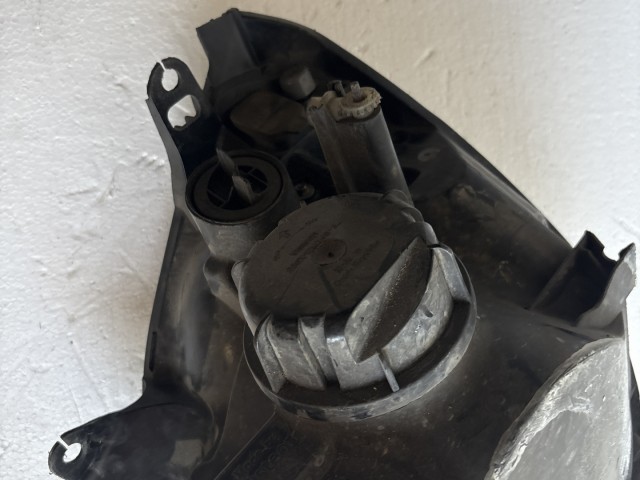 9083 Ford Fiesta 2002-2005 Jobb első Lámpa Fényszóró