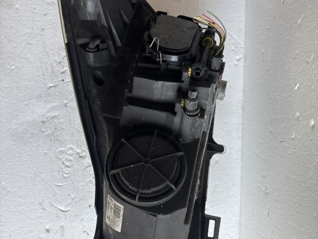 9058 Opel Corsa D 2006-2014 Jobb első Lámpa Fényszóró
