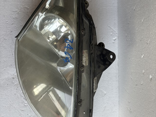8464 Ford Focus 1998-2004  Jobb első Lámpa Fényszóró
