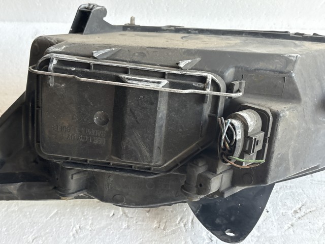 8464 Ford Focus 1998-2004  Jobb első Lámpa Fényszóró