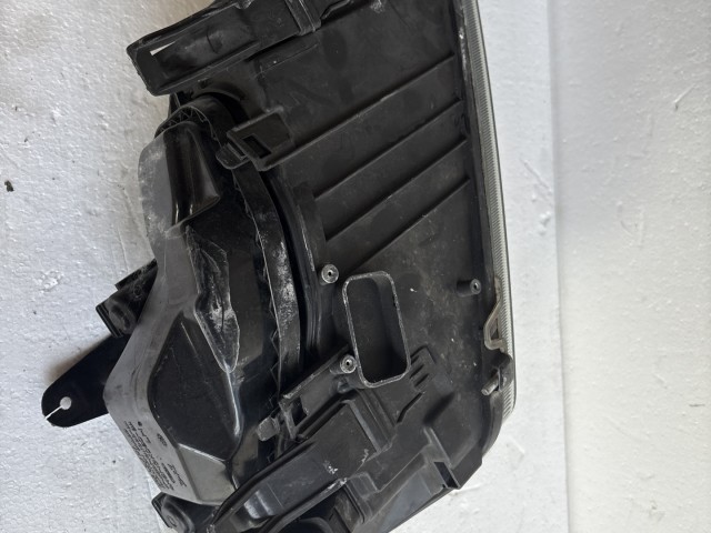 8467 Ford Focus II. 2004-2011 Bal első Lámpa Fényszóró