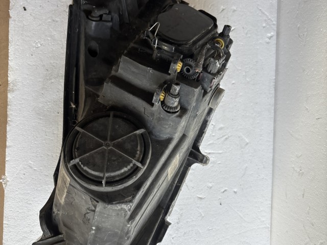 9055 Opel Corsa D 2006-2014 Jobb első Lámpa Fényszóró