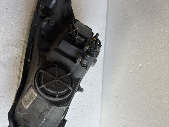 9055 Opel Corsa D 2006-2014 Jobb első Lámpa Fényszóró