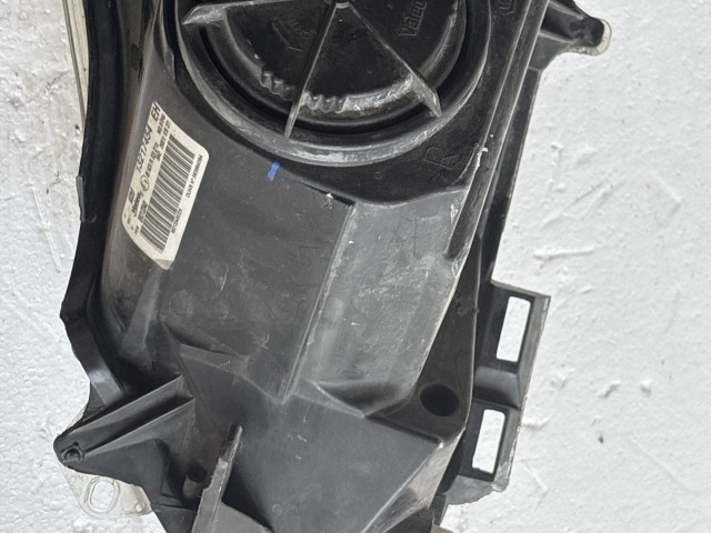 9059 Opel Corsa D 2010 Jobb első Lámpa Fényszóró