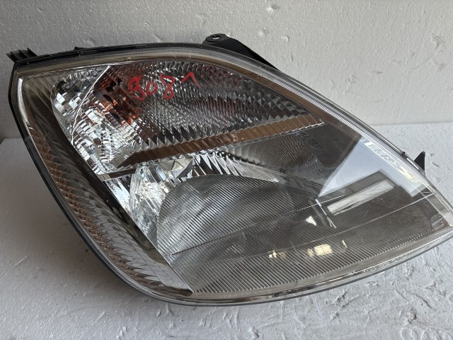 9081 Ford Fiesta v 2002-2005 Jobb első Lámpa Fényszóró