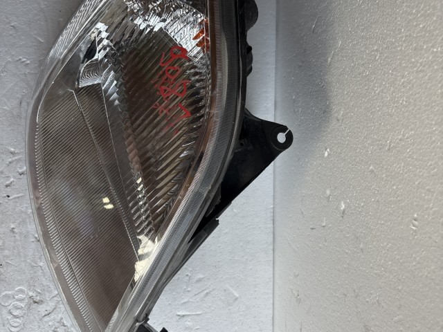 9081 Ford Fiesta v 2002-2005 Jobb első Lámpa Fényszóró