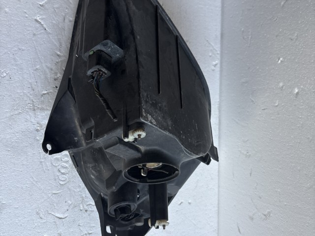 9084 Ford Fiesta 2002-2005 Bal első  Lámpa Fényszóró