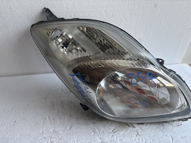 12271 Toyota Yaris II. 2005-2011 Jobb első Lámpa Fényszóró
