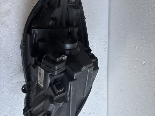 12271 Toyota Yaris II. 2005-2011 Jobb első Lámpa Fényszóró