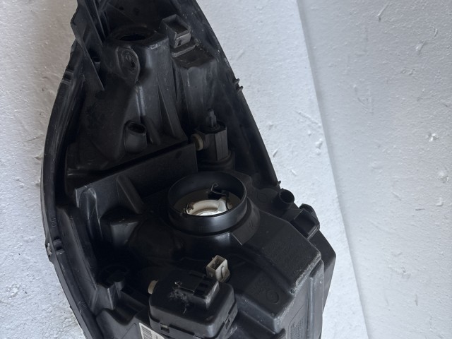 12271 Toyota Yaris II. 2005-2011 Jobb első Lámpa Fényszóró