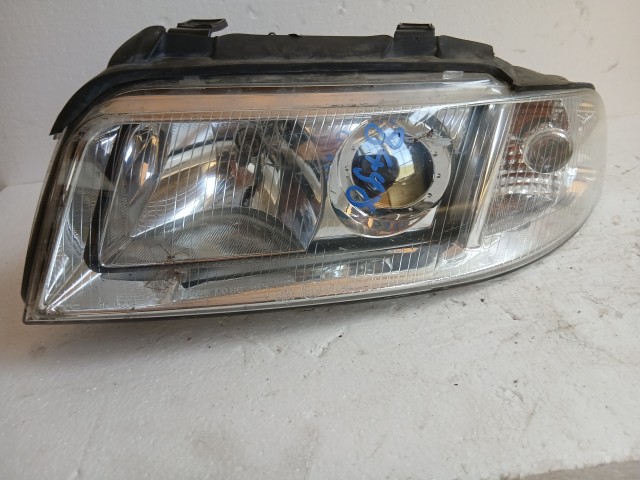 8498 Audi A4 B6 2000-2004 Bal első  Lámpa Fényszóró Projektoros