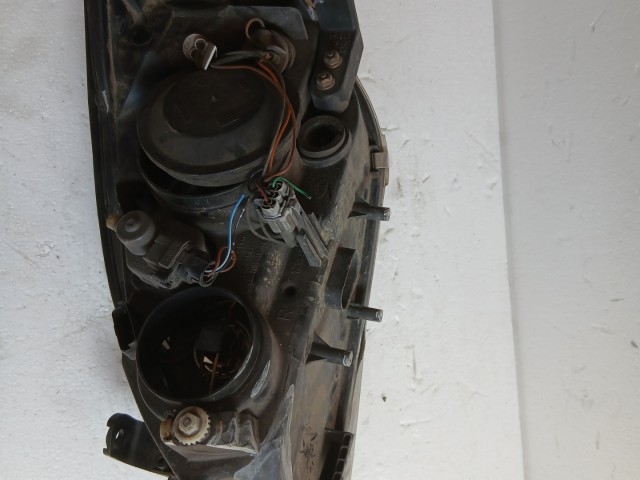 9097 Nissan Primera P12  2002-2008 Jobb első Lámpa Fényszóró Használt
