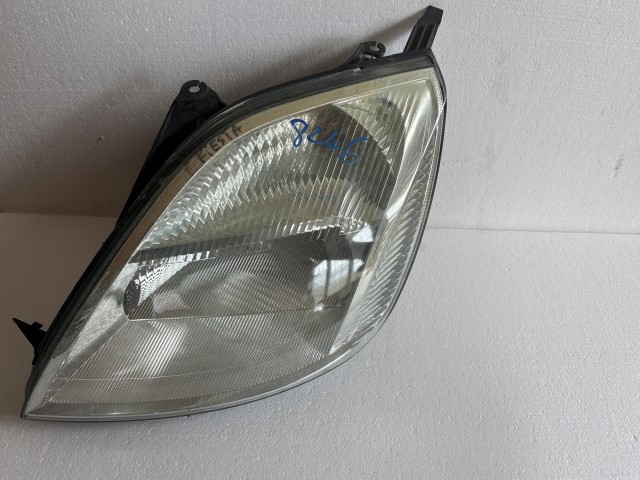 8246 Ford Fiesta 2002-2005 Jobb első Lámpa Fényszóró