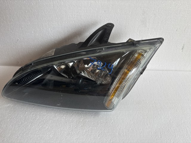 7929 Ford Focus II. 2004-2008 Jobb első Lámpa Fényszóró