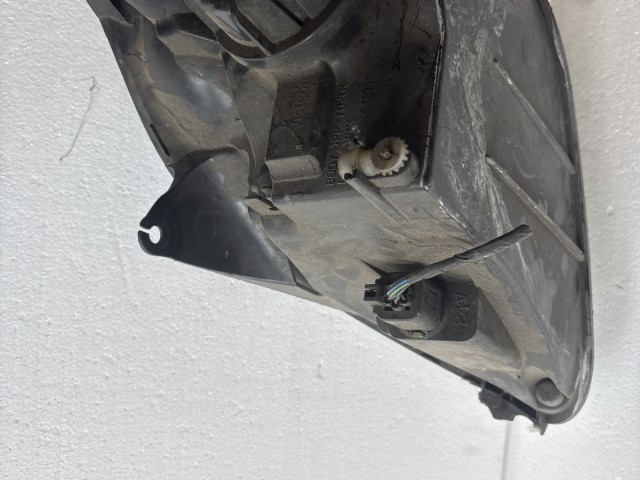 8289 Ford Fiesta 2002-2005 Jobb első Lámpa Fényszóró