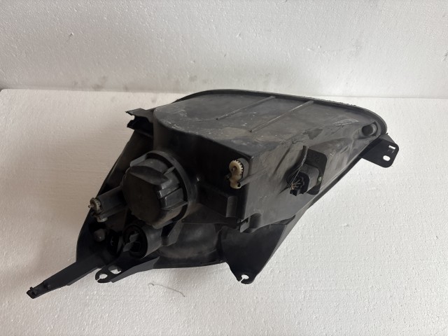 8291 Ford Fiesta 2002-2005 Jobb első Lámpa Fényszóró
