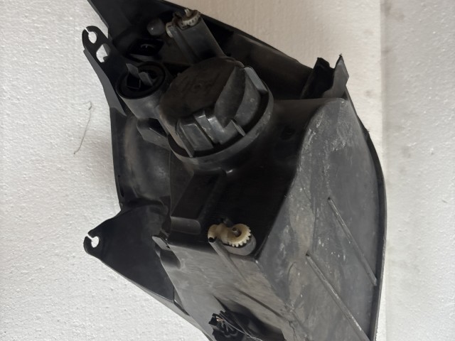 8291 Ford Fiesta 2002-2005 Jobb első Lámpa Fényszóró