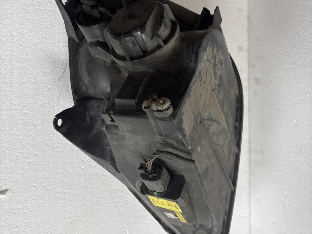 8287 Ford Fiesta 2002-2005 Jobb első Lámpa Fényszóró