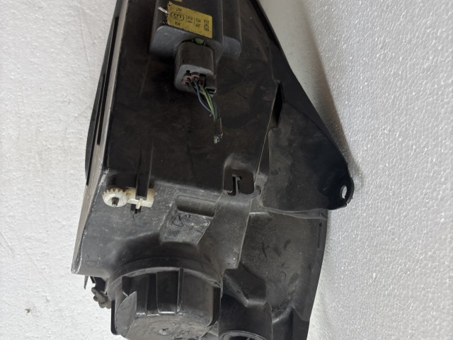 8243 Ford Fiesta 2002-2005 Jobb első Lámpa Fényszóró