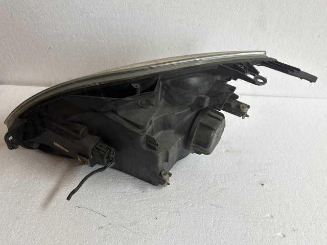 6823 Ford Fiesta 2002-2005 Jobb első Lámpa Fényszóró
