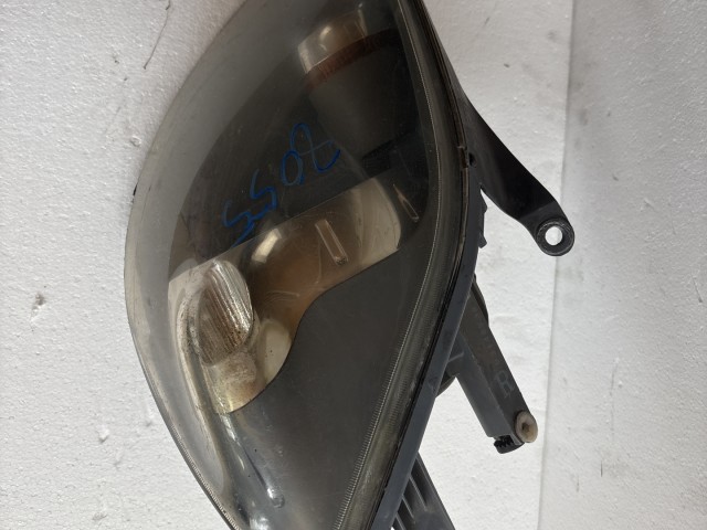 8055 Ford Fiesta v 2004-2008 Bal első  Lámpa Fényszóró
