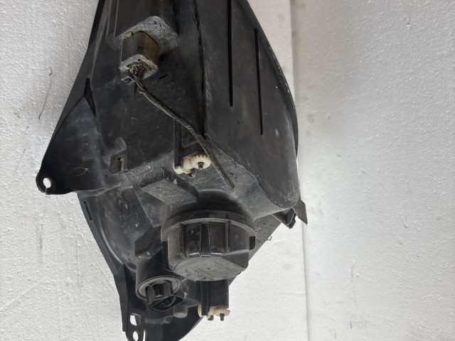 8245 Ford Fiesta 2002-2005 Bal első Lámpa Fényszóró
