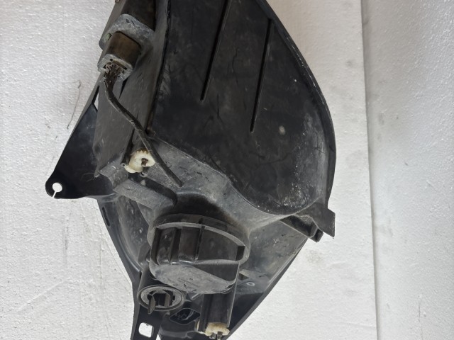8245 Ford Fiesta 2002-2005 Bal első Lámpa Fényszóró