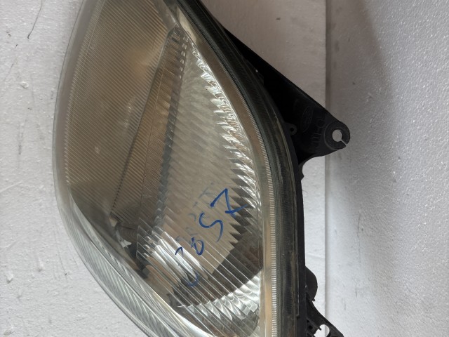 8057 Ford Fiesta v 2002-2005 Bal első Lámpa Fényszóró