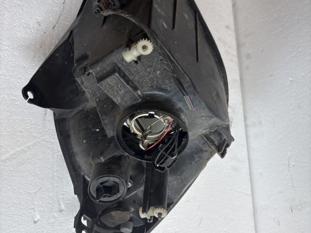 8057 Ford Fiesta v 2002-2005 Bal első Lámpa Fényszóró