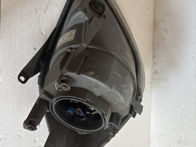 7178 Ford Fiesta v 2004-2008 Bal első  Fényszóró