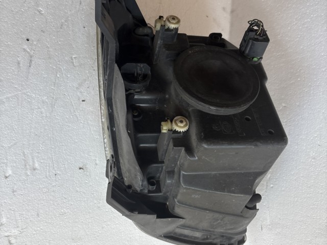9048 Ford Fusion 2002-2005 Jobb első Lámpa Fényszóró