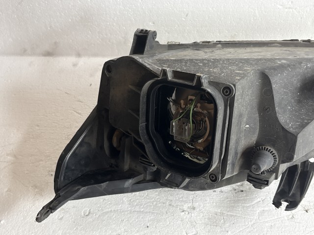 7925 Ford Focus 1998-2003 Jobb első Lámpa Fényszóró