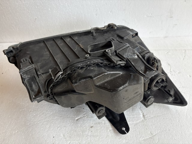 8251 Ford Focus II. 2004-2011Bal első Lámpa Fényszóró