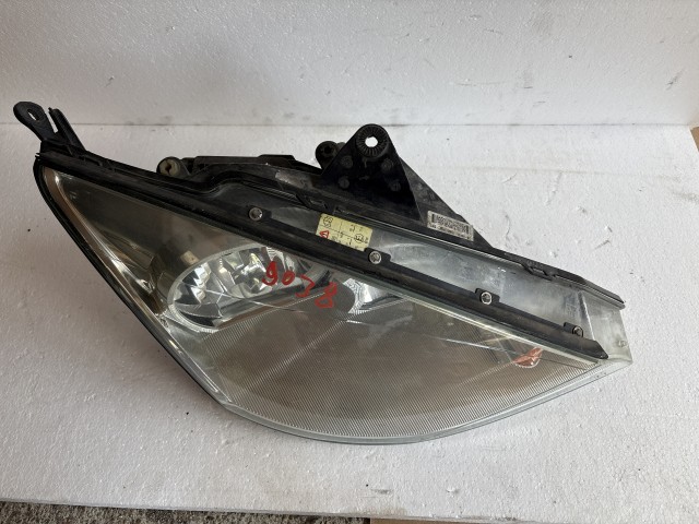 9038 Ford Focus 1998-2003 Jobb első Lámpa Fényszóró