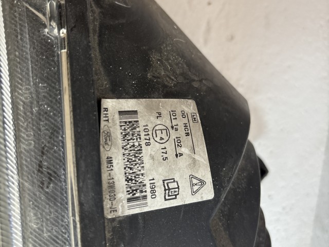 9043 Ford Focus II. 2004-2011 Bal első Lámpa Fényszóró