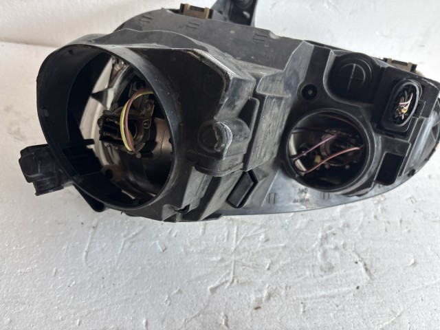 9098 Volkswagen Golf V. 2003-2008 Jobb első Lámpa Fényszóró