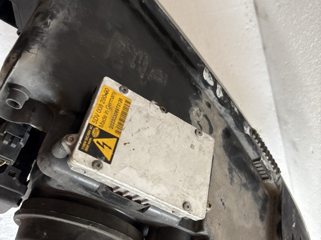 7915 Renault Espace Lámpa Fényszóró Használt Xenon
