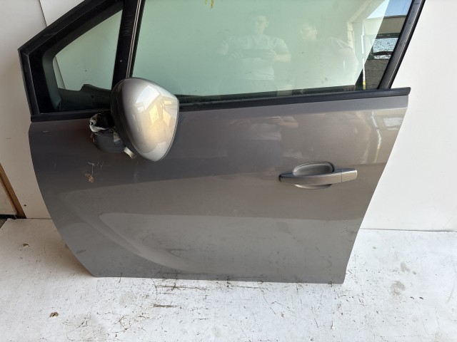 12358 Opel Meriva B 2010-2017 Bal első Ajtó Használt Barna 240w