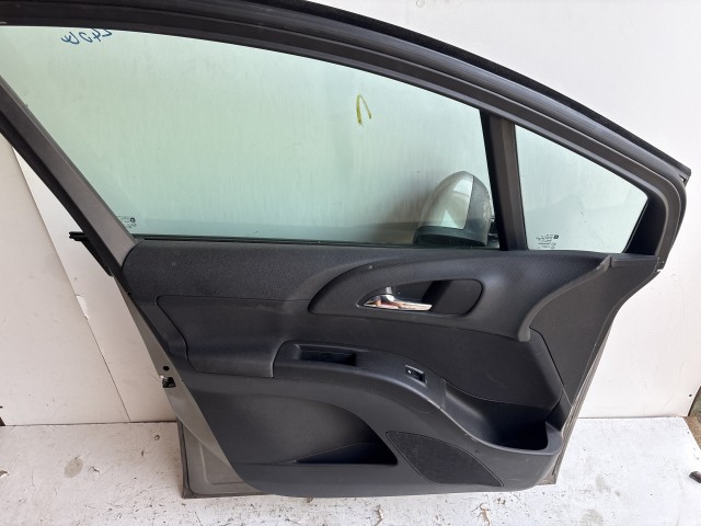 12358 Opel Meriva B 2010-2017 Bal első Ajtó Használt Barna 240w