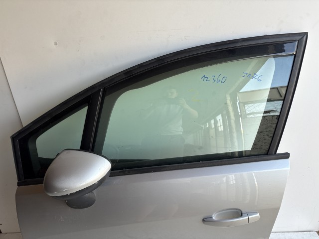 12360 Opel Meriva B 2010-2017 Bal első Ajtó Ezüst Z176