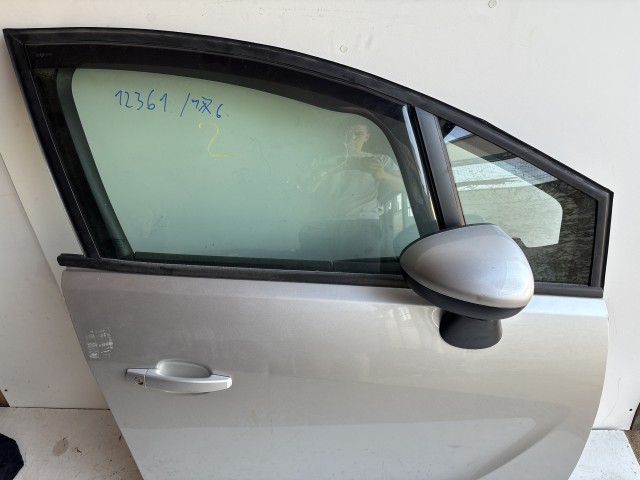 12361 Opel Meriva B 2010-2017 első Ajtó Használt Jobb Ezüst Z176