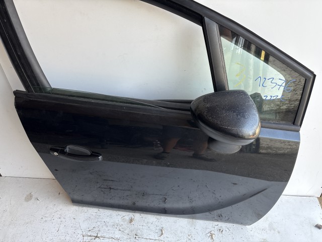 12376 Opel Meriva B 2010-2017 Jobb első  Ajtó Használt Fekete Z22c