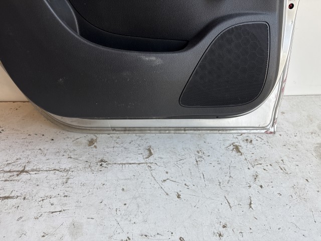 12399 Opel Meriva B 2010-2017 Bal hátsó Ajtó Használt Ezüst  Z176