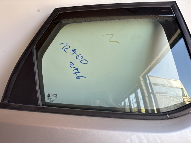12400 Opel Meriva B 2010-2017 Jobb hátsó Ajtó Használt Ezüst  Z176